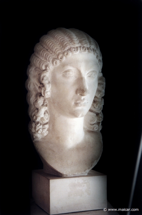 5508.jpg - 5508: Portrait of Roman girl 3C AD. Marble original in Glyptotek, Copenhagen. Antikmuseet, Lund.