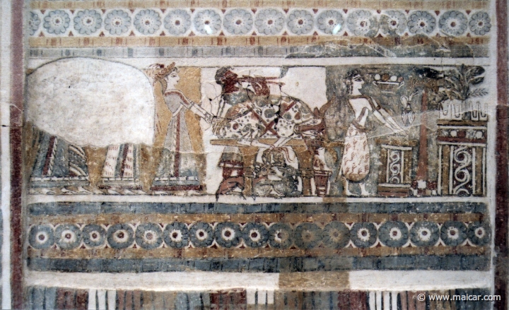 9516.jpg - 9516: Sarcophagus from Agia Triada. Herakleion Museum (Crete).