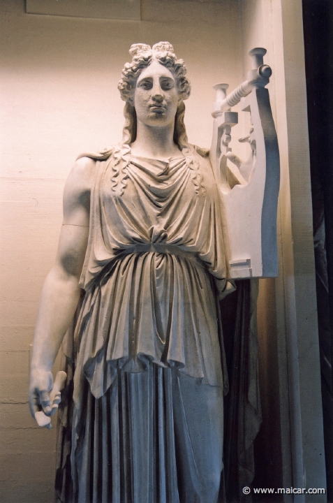 8637.jpg - 8637: ‘Apollon Barberini’. Graesk klassisk sen 5 årh. f.Kr. (Rom kopi i München Glyptothek). Den Kongelige Afstøbningssamling, Copenhagen.