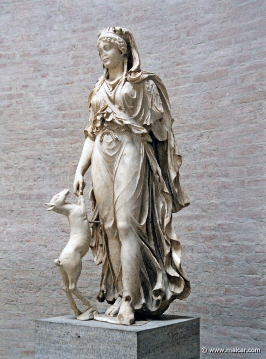 0211.jpg - 0211: Artemis. Römisches Werk in Anlehnung an griechisches Vorbilder. 1.Jh. n. Chr. Glyptothek, München.