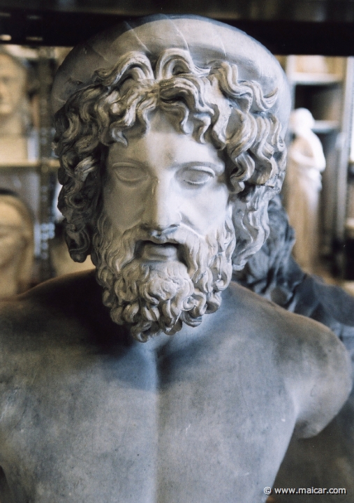 8909.jpg - 8909: Asklepios, fra statue. Graesk, klassisk 4 årh. f. Kr. Romersk kopi, marmor. Louvre. Den Kongelige Afstøbningssamling, Copenhagen.