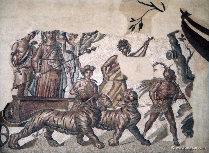 10004.jpg - 10004: Mosaico del triunfo de Baco. Segunda mitad del siglo II. Zaragoza. Museo Arqueológico Nacional.