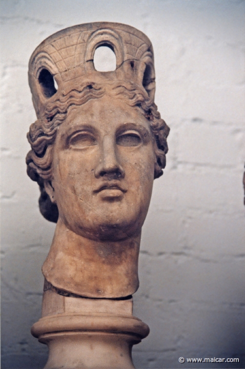 8026.jpg - 8026: Cybele or Tyche, 2nd century AD. British Museum, London.