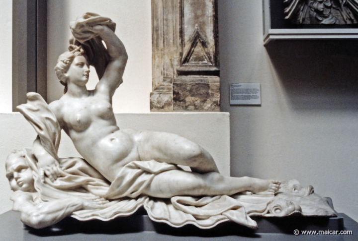 7824.jpg - 7824: Antonio Tarsia 1663-1739: Thetis. Marble. Victoria and Albert Museum, London.