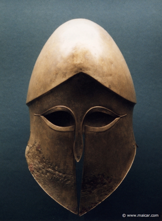0311.jpg - 0311: Corinthian helmet from southern Italy, ca.500 BC. Staatliches Antikensammlungen, München.