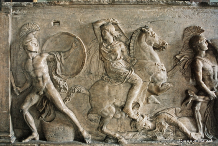 0722.jpg - 0722: Amazons in battle. Greek relief, 4th century BC. Künsthistorische Museum, Wien.