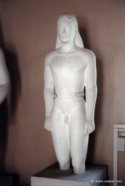 5324.jpg - 5324: Kouros from Mount Ptoon, Boeotia, c. 550 BC. Marble original in National Museum, Athens. Antikmuseet, Lund.