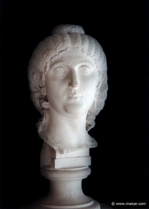 5430.jpg - 5430: Roman woman. From the middle of the 3C AD. Original marble in Ny Carlsberg Glyptotek, Copenhagen. Antikmuseet, Lund.