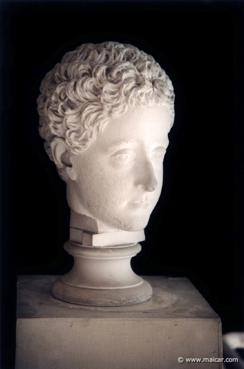 5437.jpg - 5437: Portrait of Emperor Commodus (Lucius Aelius Aureelius Commodus, 180-192 AD), as a child. Original marble in Ny Carlsberg Glyptotek, Copenhagen. Antikmuseet, Lund.
