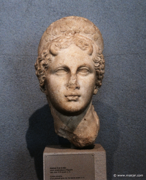 5617.jpg - 5617: Arsinoé II en Io-Isis, née vers 316 avant J.-C. Copie romaine d’un portrait grec du 3e siècle avant J.-C. Marbre. 316-270 BC. Musée d'Art et d'Histoire, Genève.