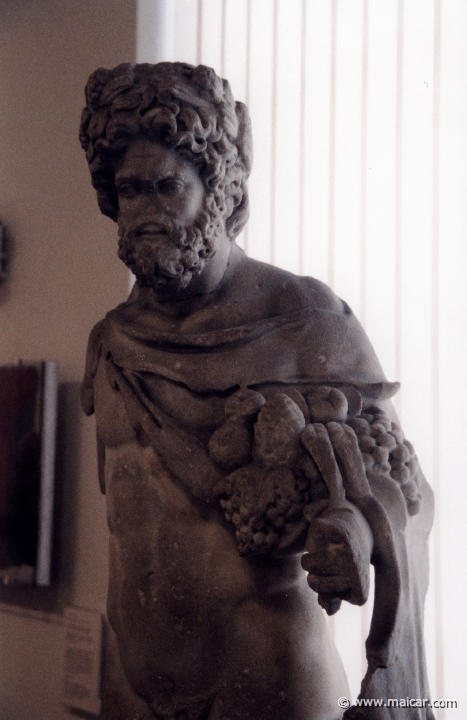 5626.jpg - 5626: Silvain (Silvanus). Provenance: Campanie. Vers 140 après J.-C. Marbre d’Usak. Art, Genève. Musée d'Art et d'Histoire, Genève.