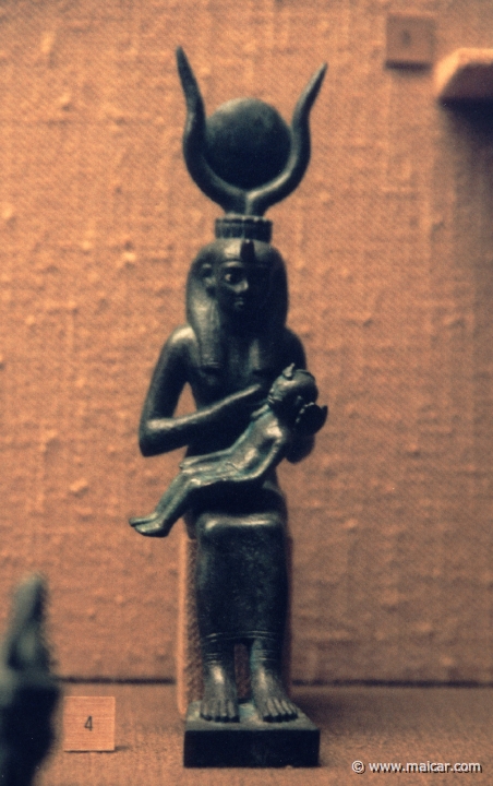 5735.jpg - 5735: Isis allaitant Horus. Musée d'Art et d'Histoire, Genève.