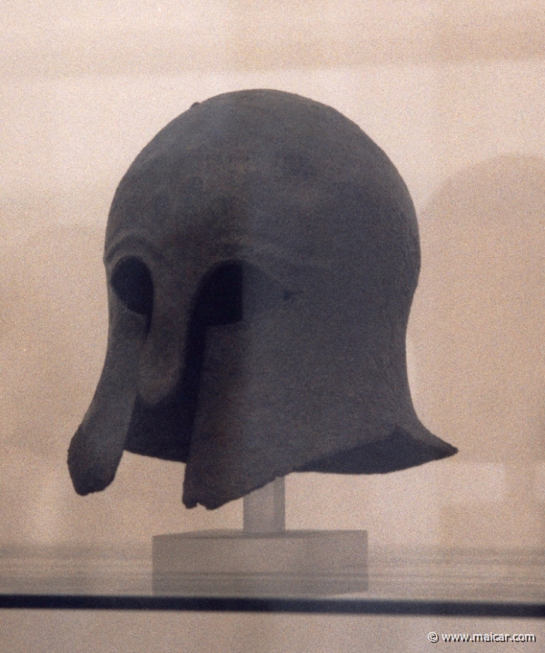 6018.jpg - 6018: Helmet. Info n/a. Archaeological Museum, Delphi.