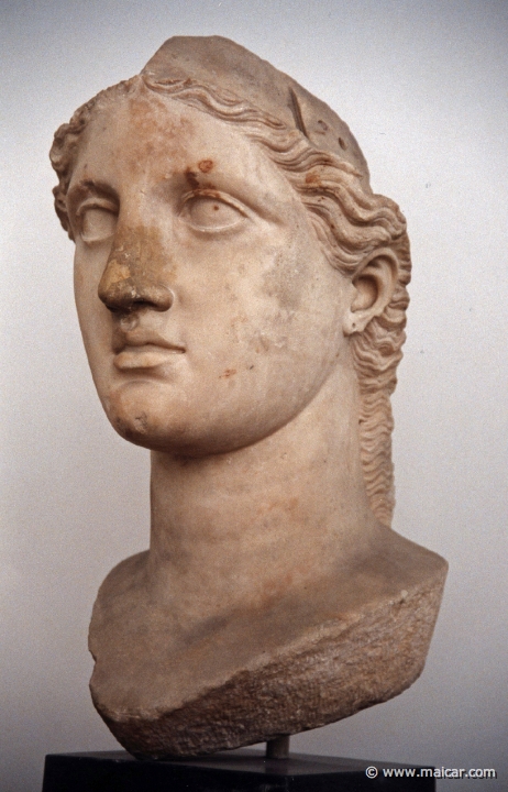 6217.jpg - 6217: Bust of Athena (Athena Velletri type). 1C AD. National Archaeological Museum, Athens.