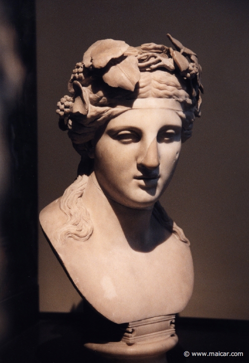 6910.jpg - 6910: Marmorbyst föreställande guden Dionysos. Skulpturen har sammanfogats av antika och moderna delar från 1700-talet. Medelhavsmuseet, Stockholm.