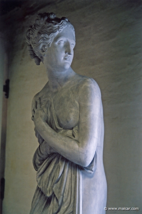 8928.jpg - 8928: Venus ‘Venere Italica’. Originalen af marmor findes i Galleria Palatina, Firenze. Antonio Canova (1757-1822), 1804-12. Den Kongelige Afstøbningssamling, Copenhagen.