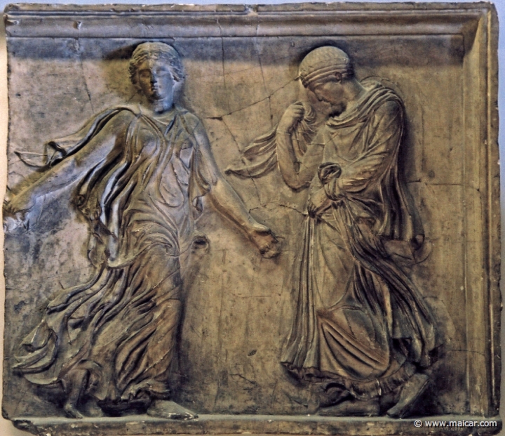 8930.jpg - 8930: To dansende kvinder ‘Horai’ (Årstider). Galleria degli Uffici, Firenze. Romersk, 1 årh. f. Kr. Den Kongelige Afstøbningssamling, Copenhagen.