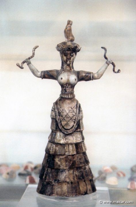 9523.jpg - 9523: Sacral relics from temple in the Palace of Knossos. Snake goddess (i). Herakleion Museum (Crete).