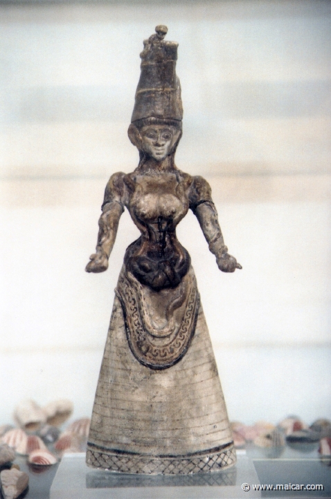 9525.jpg - 9525: Sacral relics from temple in the Palace of Knossos. Snake goddess (ii). Herakleion Museum (Crete).