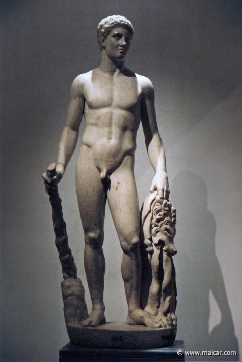 9723.jpg - 9723: Heracles del «tipo Lansdowne». Siglo II d.C. Copia romana, con variantes, de un original de Escopas (hacia 360 a.C.). Museo Nacional del Prado.
