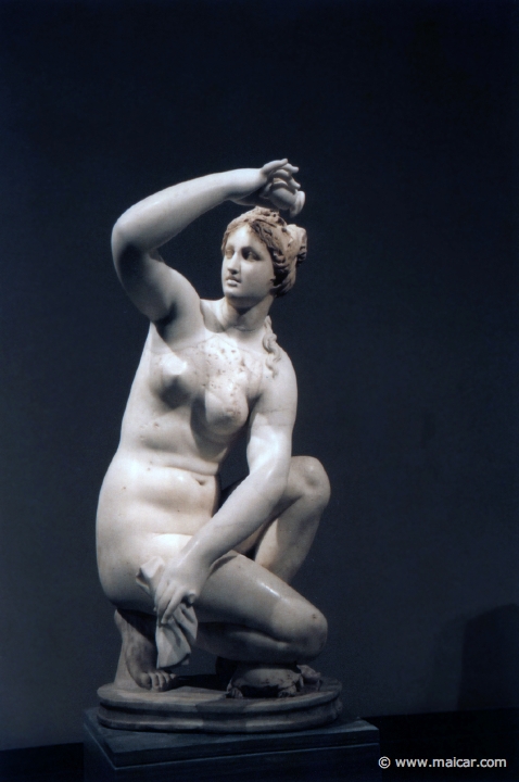9726.jpg - 9726: Afrodita agachada. Hacia 150 d.C. Museo Nacional del Prado.